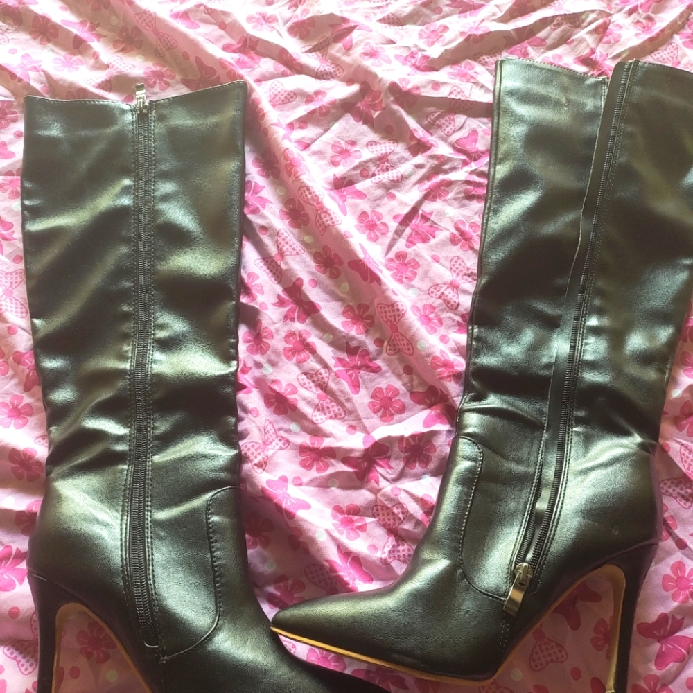 Black boots